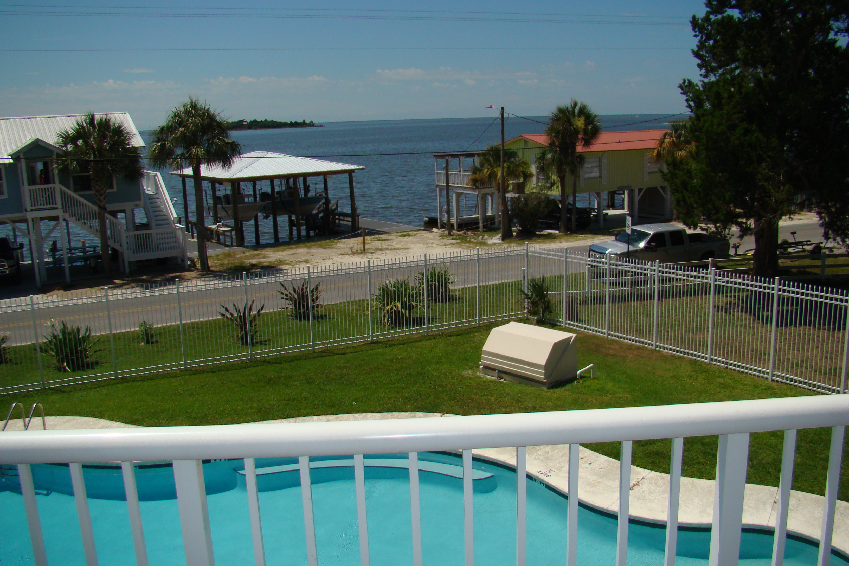 pool and gulf View - Florida Vacation Rentals - Horseshoe Beach Real Estate - Tammy Bryan